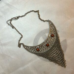 Chain detailed necklace